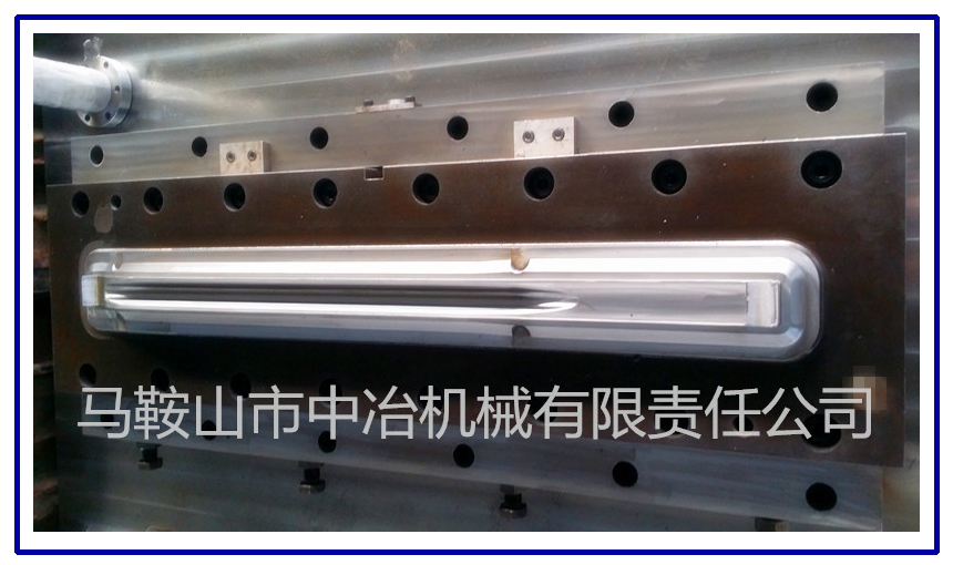 下側(cè)門折頁切邊（上模）