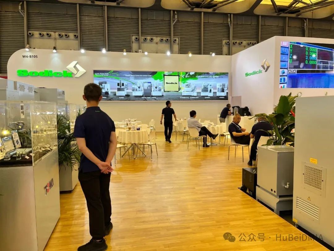 協會動態(tài) | 中國模具工業(yè)協會九屆十次理事會及第二十四屆中國國際模具技術和設備展覽會 綜合報道 協會動態(tài) | 中國模具工業(yè)協會九屆十次理事會及第二十四屆中國國際模具技術和設備展覽會 綜合報道